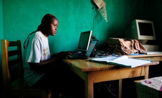 L'Internet est devenu plus abordable et s'est généralisé mais les plus pauvres restent exclus, selon l’UIT